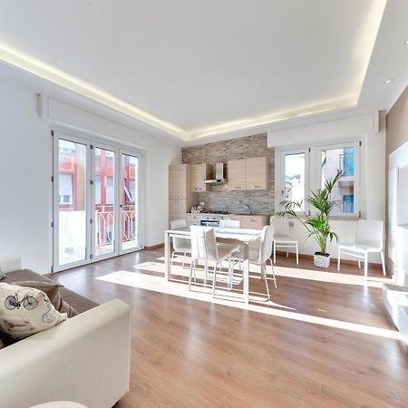 Ariston - Ciclabile Appartamento In Centro Al Mare Con Balcone Санремо Экстерьер фото